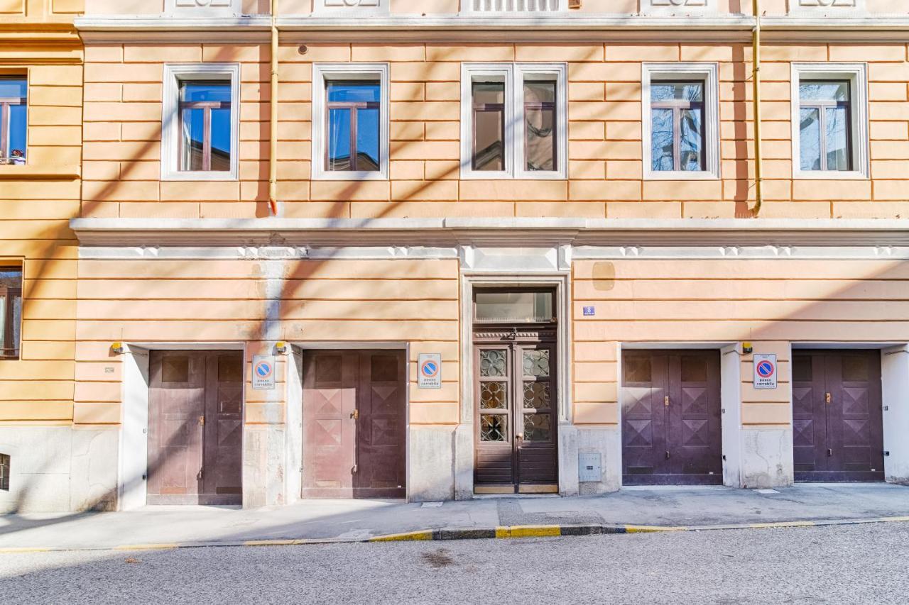 Frida Apartment Nuovo Luminoso Con Vista Aperta Триест Экстерьер фото